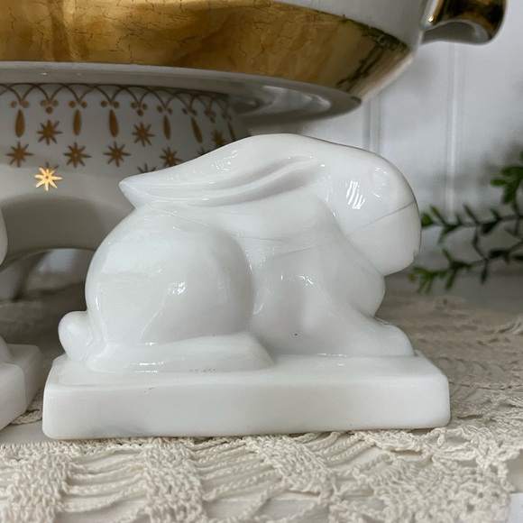 Vintage Heisey Glass Rabbit Bookends White Opal Milk Glass MCM Weighted Pair - Picture 4 of 16